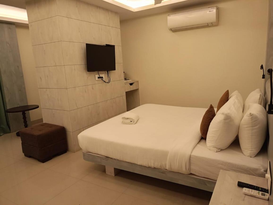 Hotel Rishiraj, Nagaon Nagaon  Εξωτερικό φωτογραφία