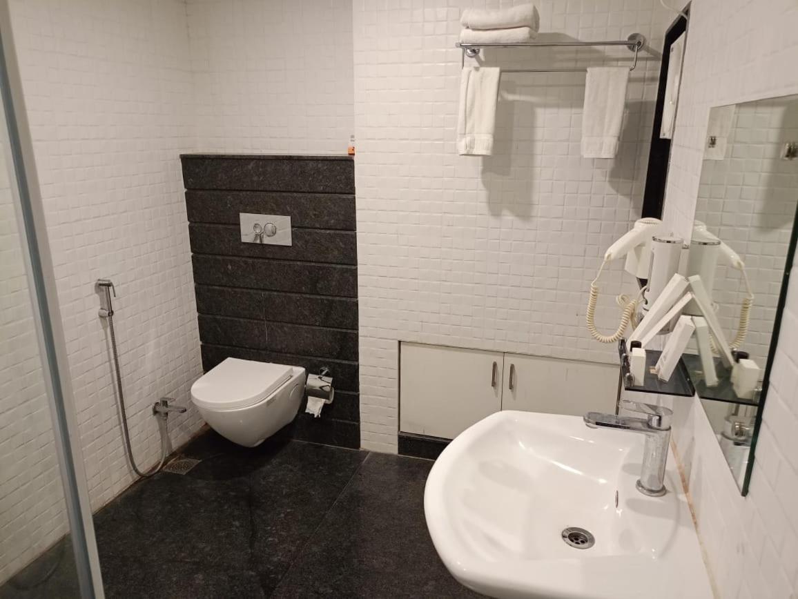 Hotel Rishiraj, Nagaon Nagaon  Εξωτερικό φωτογραφία