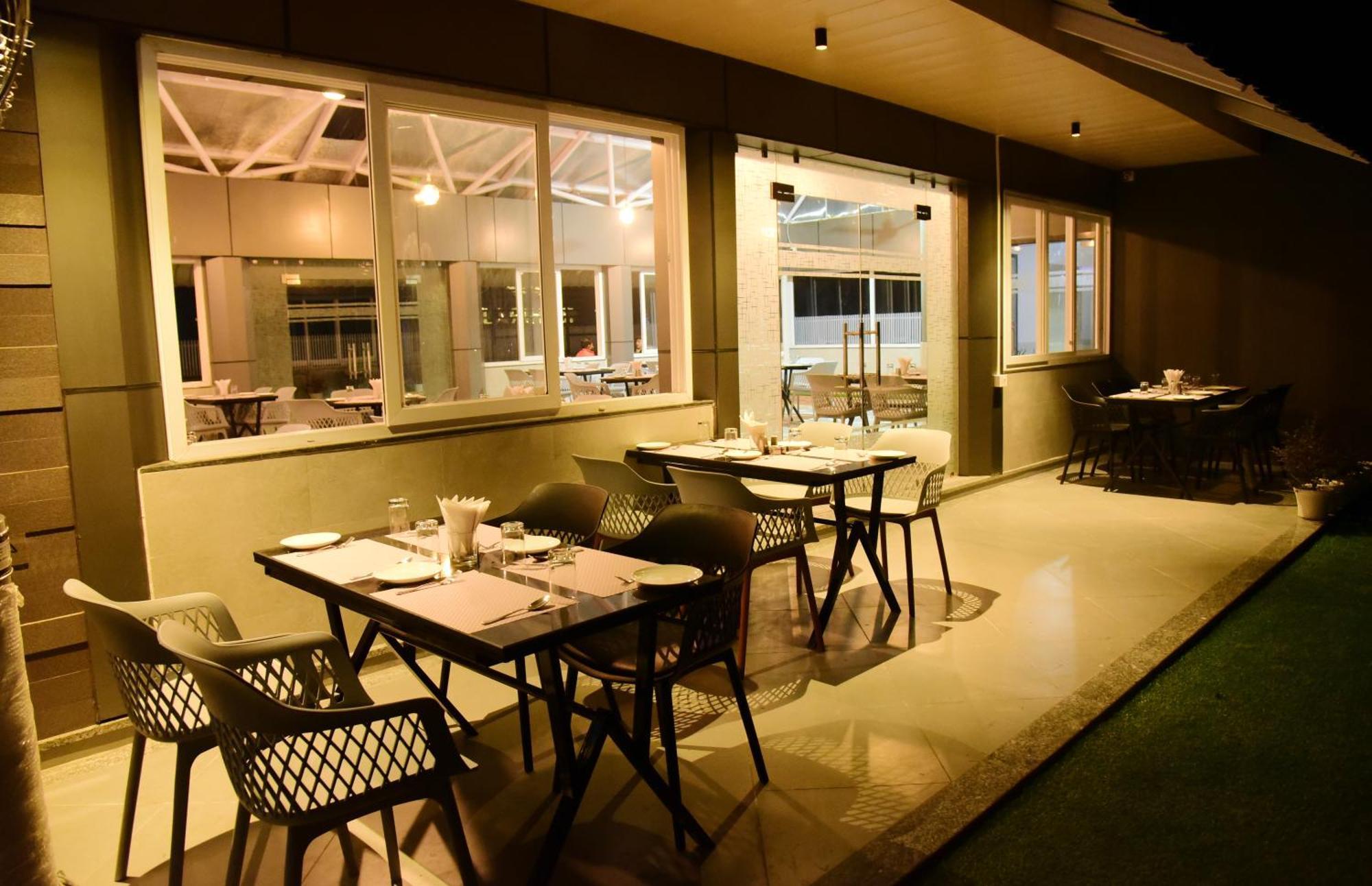 Hotel Rishiraj, Nagaon Nagaon  Εξωτερικό φωτογραφία