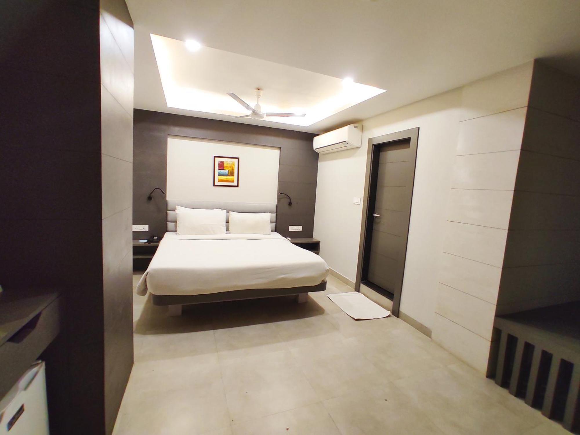 Hotel Rishiraj, Nagaon Nagaon  Εξωτερικό φωτογραφία