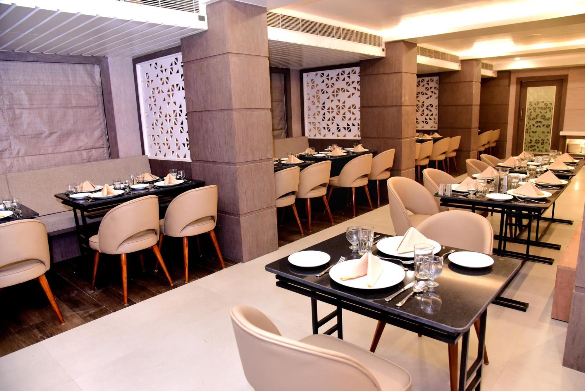 Hotel Rishiraj, Nagaon Nagaon  Εξωτερικό φωτογραφία